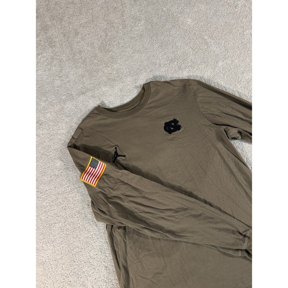 UNC‎ Tarheels Jordan Nike Tee Long Sleeve Army Green Salute To Service Size M - Picture 1 of 11